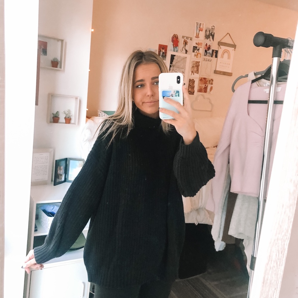 American Eagle Black Turtleneck Sweater!! - Picture 5 of 10